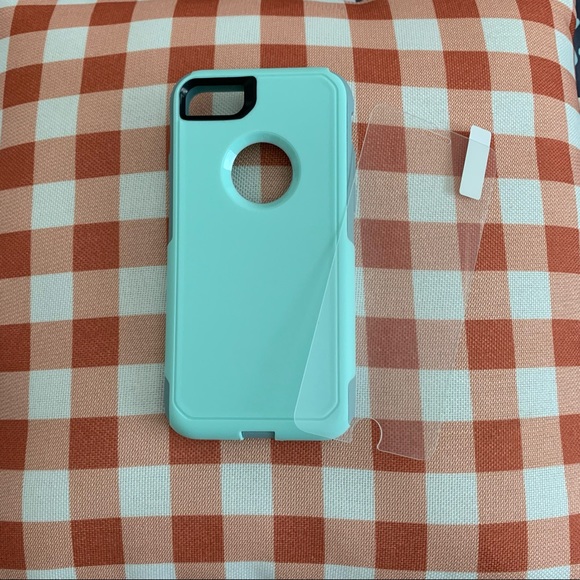 NWT iPhone 7/8/SE cases - Picture 2 of 8